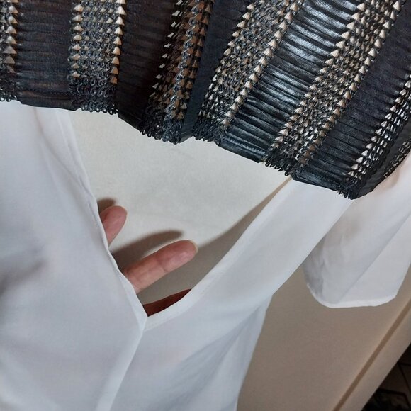 BCBGeneration SIZE M TEE SHIRT CUT TOP WITH BLACK LEATHER LOOK DETAIL - Picture 7 of 10